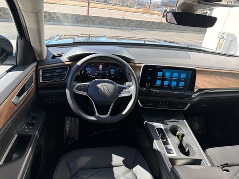 Certified 2024 Volkswagen Atlas SE image 16