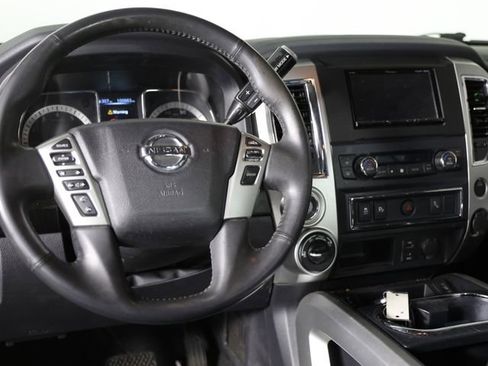 Used 2017 Nissan Titan SV AWD/4WD image 4