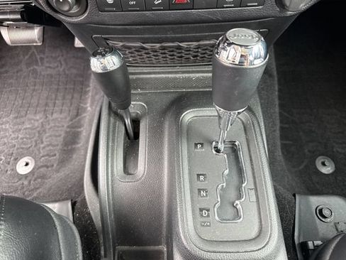 Used 2016 Jeep Wrangler Unlimited Sahara AWD/4WD image 26