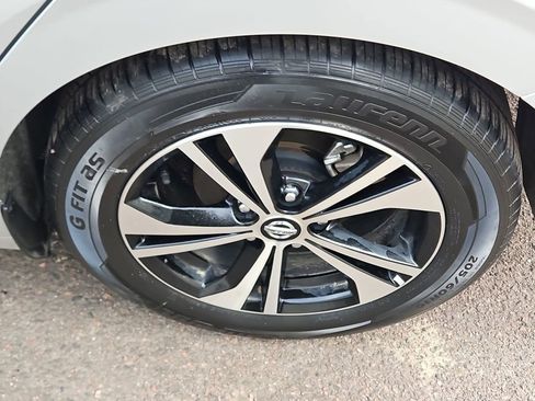 Used 2023 Nissan Sentra SV image 11