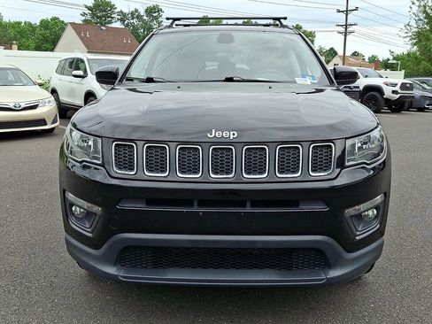 Used 2020 Jeep Compass Latitude w/ Popular Equipment Group AWD/4WD image 2