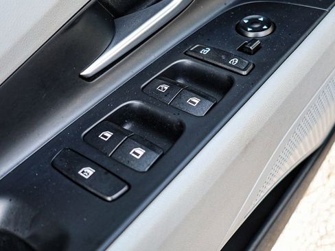 Used 2023 Hyundai Elantra Limited w/ Cargo Package image 46