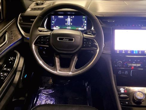 Used 2022 Jeep Grand Cherokee Overland image 10