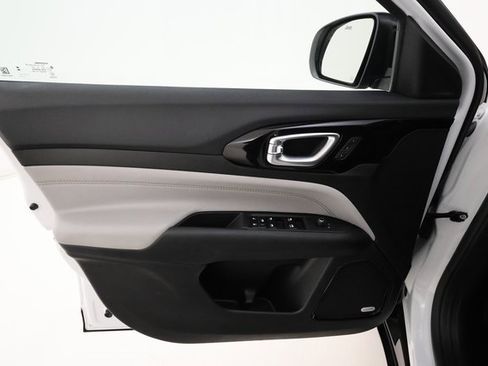 Used 2025 Jeep Compass Limited w/ Elite Group image 7