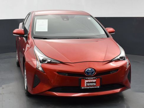 Used 2018 Toyota Prius Two w/ Prius Two Safety Plus Package FWD image 7