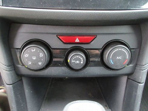 Used 2018 Subaru Crosstrek 2.0i image 29