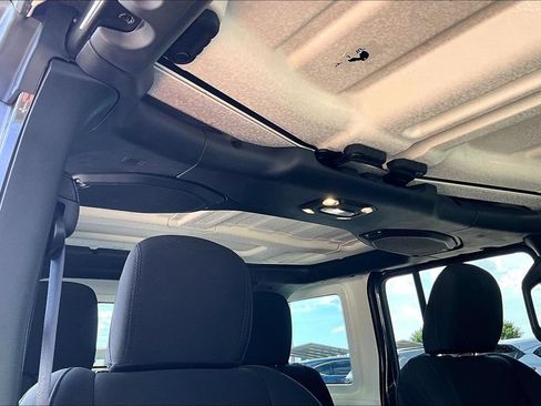 Used 2018 Jeep Wrangler Unlimited Sport S AWD/4WD image 21