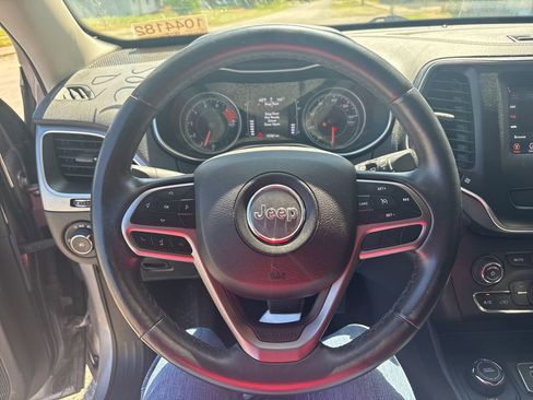 Used 2019 Jeep Cherokee Latitude Plus w/ Cold Weather Group image 13