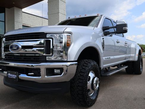 Used 2019 Ford F350 XLT w/ XLT Premium Package AWD/4WD image 2
