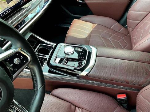 Used 2024 BMW 760i xDrive w/ Luxury Rear Seating Package AWD/4WD image 11