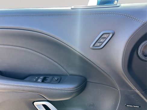 Used 2022 Dodge Challenger R/T w/ T/A Package image 17