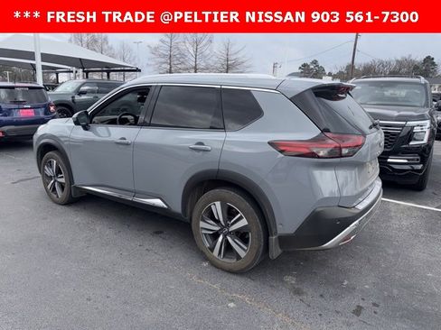 Used 2023 Nissan Rogue Platinum w/ Platinum Premium Package image 3