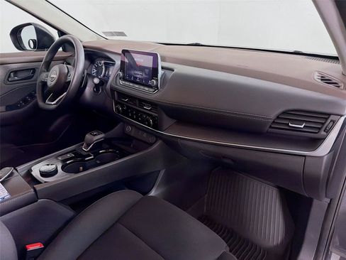 Used 2023 Nissan Rogue S AWD/4WD image 30