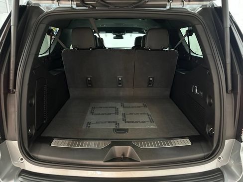 Used 2025 Chevrolet Suburban Premier AWD/4WD image 37