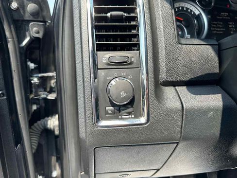 Used 2014 RAM 1500 Laramie image 13
