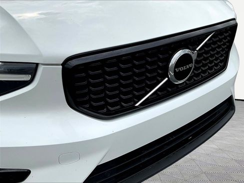 Used 2023 Volvo XC40 B5 Plus AWD/4WD image 33