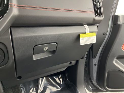 New 2026 Nissan Frontier PRO-4X w/ Pro-4x Convenience Package image 37