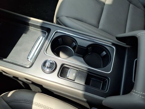 Certified 2025 Lincoln Corsair AWD w/ Equipment Group 101A image 18
