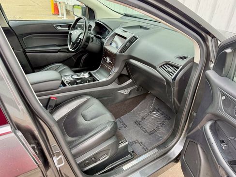 Used 2020 Ford Edge Titanium w/ Equipment Group 301A AWD/4WD image 21