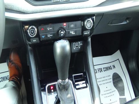 Certified 2025 Jeep Compass Latitude AWD/4WD image 25