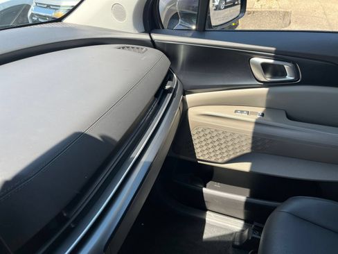 Used 2026 Kia Carnival FWD image 33