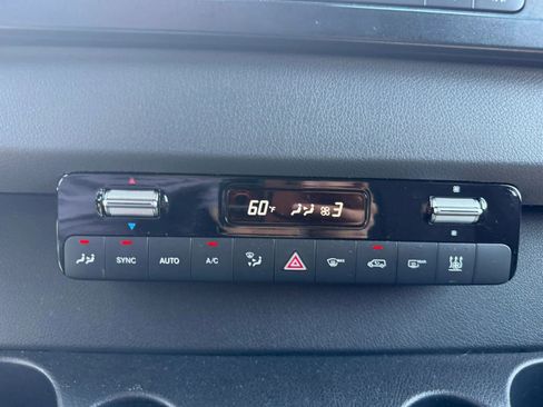 Used 2019 Mercedes-Benz Sprinter 2500 image 24