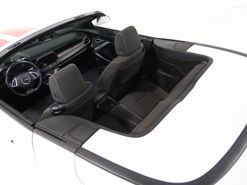 Used 2018 Chevrolet Camaro LT w/ RS Package image 24