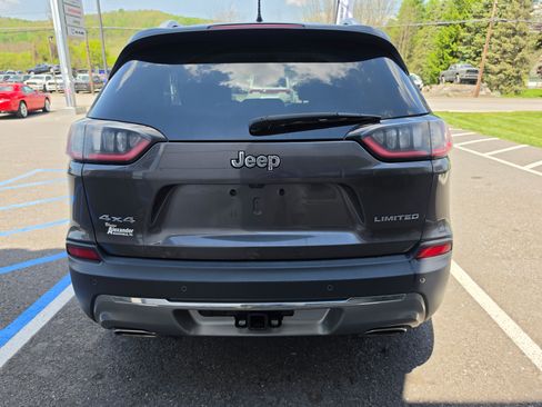 Used 2019 Jeep Cherokee Limited w/ Luxury Group AWD/4WD image 4