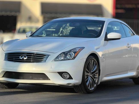 Used 2014 INFINITI Q60 Convertible w/ Premium Package RWD image 4