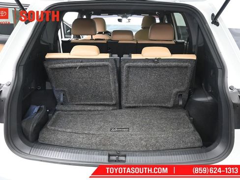 Used 2023 Volkswagen Tiguan SE R-Line FWD image 31
