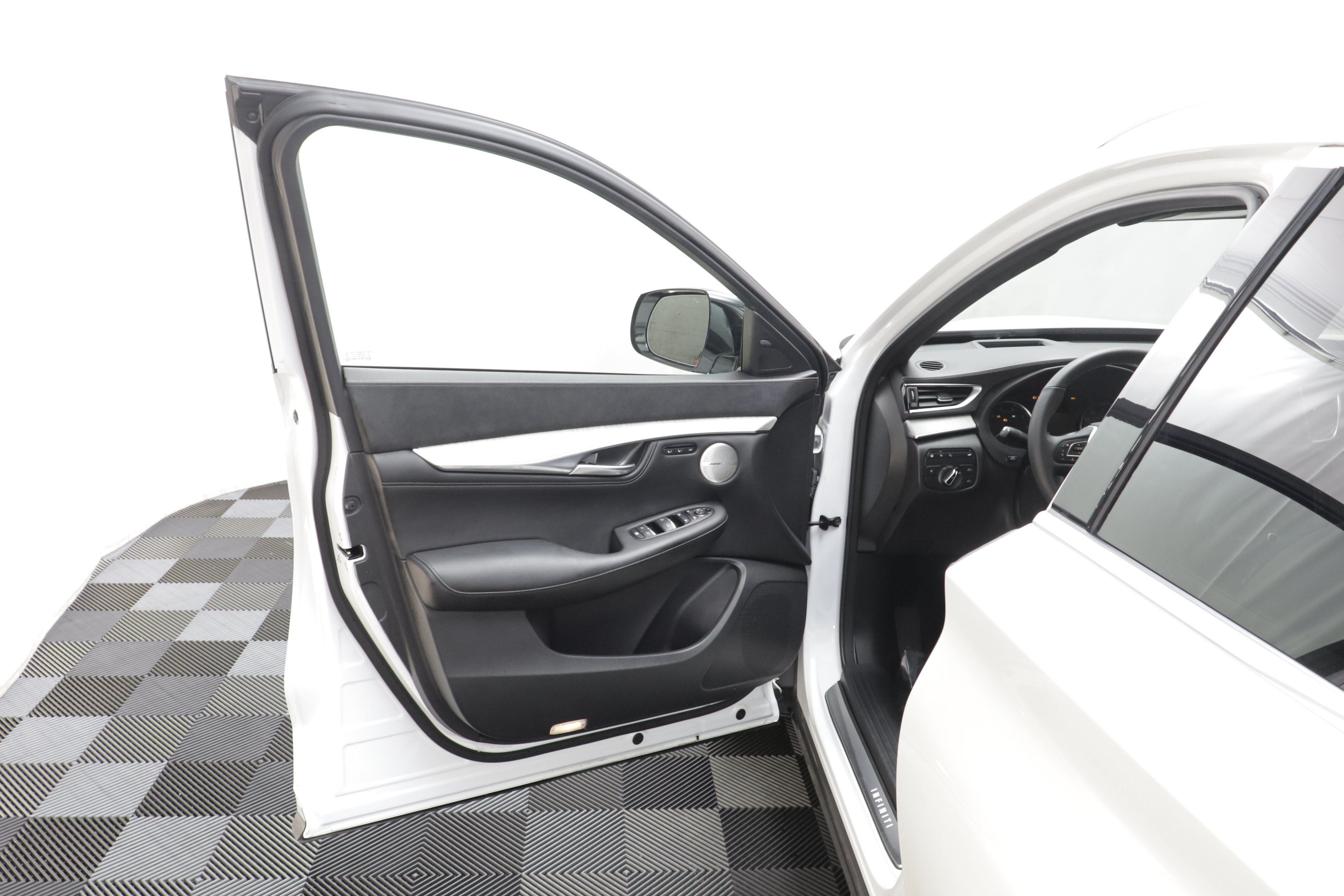 Used 2023 INFINITI QX50 Autograph AWD/4WD image 5