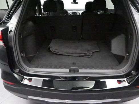 Used 2023 Chevrolet Equinox LT FWD image 13