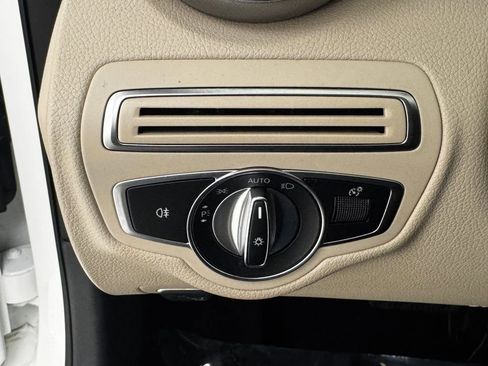 Used 2018 Mercedes-Benz C 300 4MATIC Sedan image 39