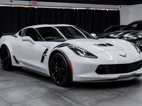 Used 2018 Chevrolet Corvette Grand Sport image 9