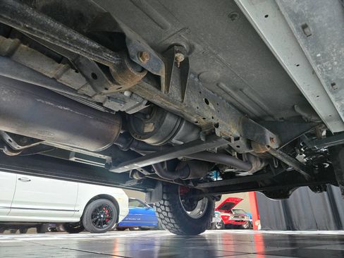 Used 2004 Land Rover Discovery SE image 32