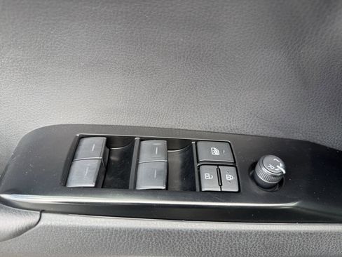 Used 2025 Toyota Camry LE FWD image 24