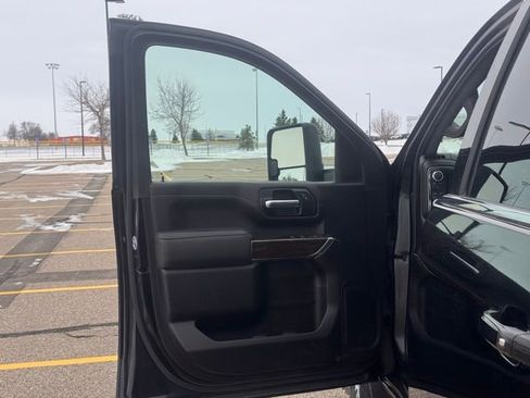 Used 2023 GMC Sierra 3500 SLE w/ SLE Convenience Package image 4