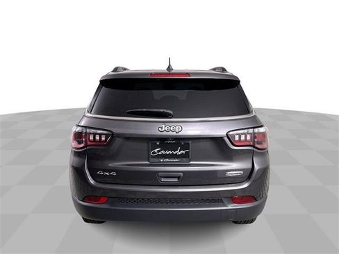 Used 2024 Jeep Compass Latitude image 7