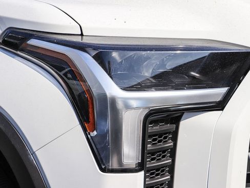 Used 2024 Toyota Tundra Limited AWD/4WD image 3
