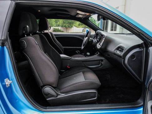 Used 2015 Dodge Challenger R/T w/ Quick Order Package 28B R/T RWD image 39