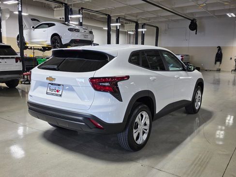 New 2026 Chevrolet Trax LS image 7