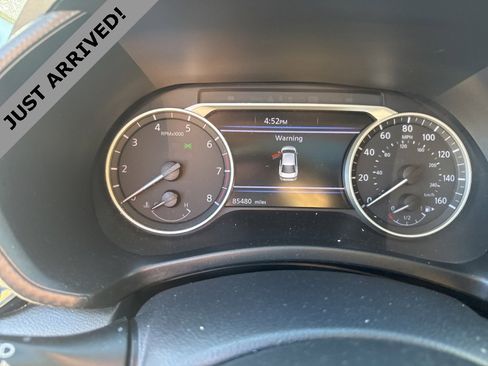 Used 2021 Nissan Sentra SV w/ SV Premium Package image 9