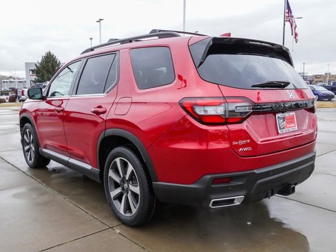 Used 2023 Honda Pilot Elite image 6