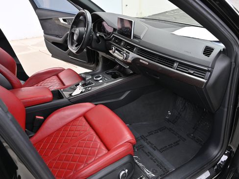 Used 2019 Audi S4 Premium Plus w/ Premium Plus Package AWD/4WD image 13