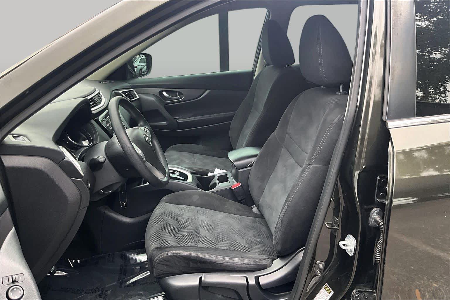 Used 2016 Nissan Rogue S AWD/4WD image 9