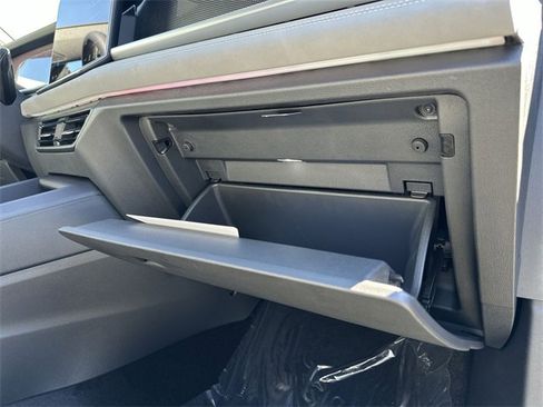 New 2026 Volkswagen Tiguan SE R-Line image 35