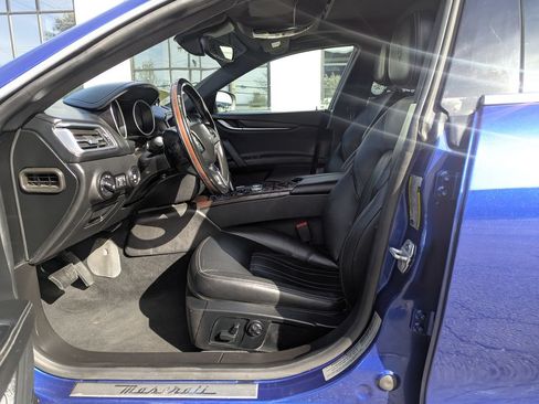 Used 2019 Maserati Ghibli S Q4 AWD/4WD image 12