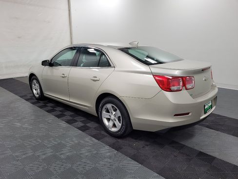 Used 2016 Chevrolet Malibu LT FWD image 3
