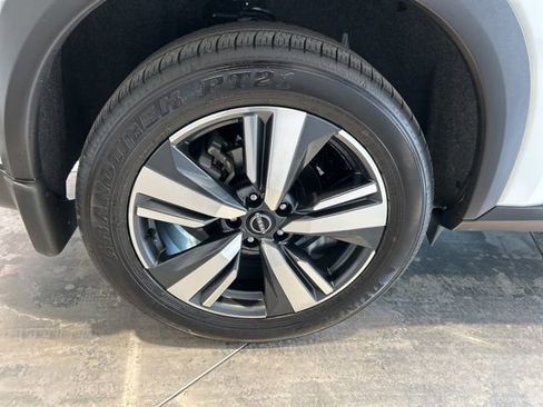 Used 2024 Nissan Rogue SL image 19