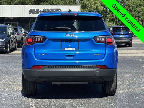 Used 2023 Jeep Compass Latitude AWD/4WD image 32